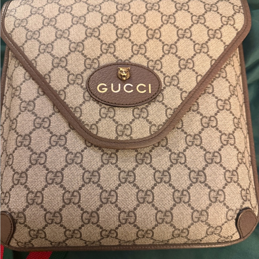 Gucci Tan and Brown Monogram Shoulder Bag••AUTHENTIC **